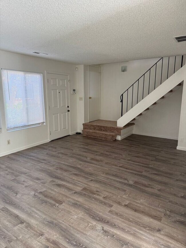 27830 Del Norte Ct Hayward, CA 94545 photo 2