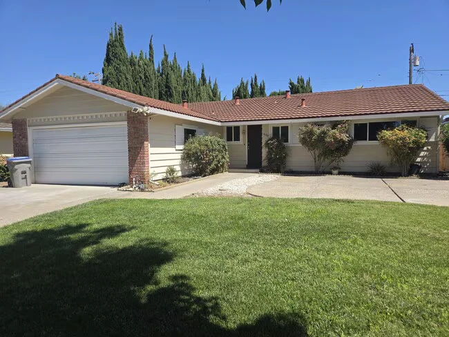 1868 Castro Dr San Jose, CA 95130 photo 2