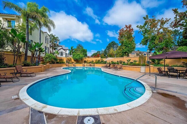12368 Carmel Country Rd San Diego, CA 92130 photo 2