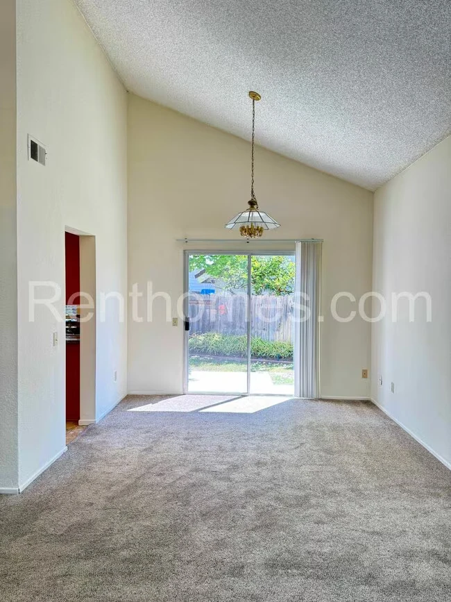 10515 Carrington Dr photo 5
