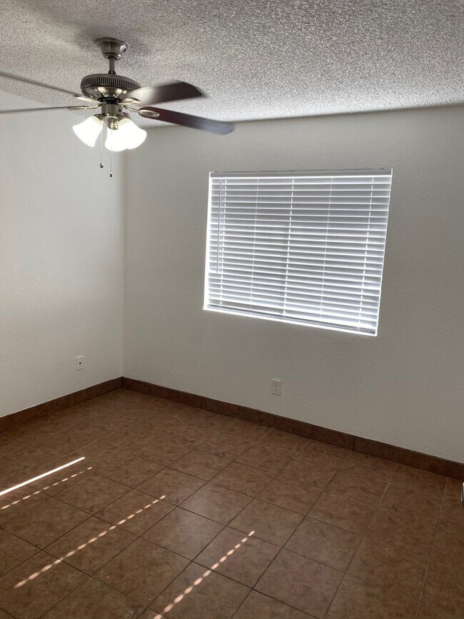 10015 N 9th Ave Phoenix, AZ 85021 photo 2