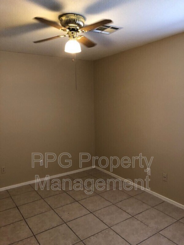 9331 W Gold Dust Ave Peoria, AZ 85345 photo 4