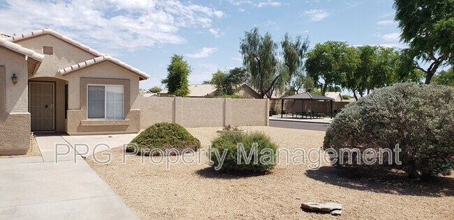 9331 W Gold Dust Ave Peoria, AZ 85345 photo 2