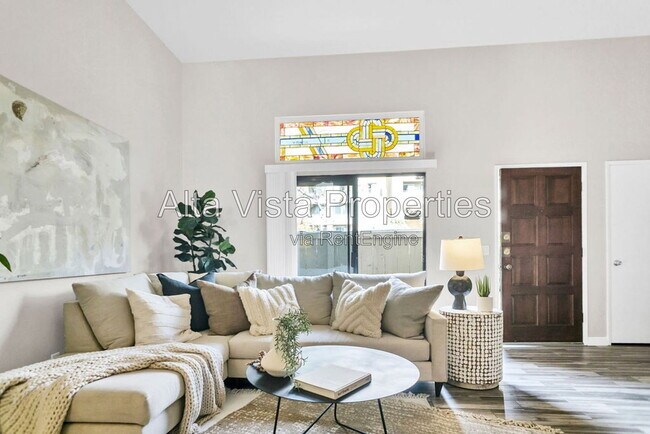 4082 Mahaila Ave San Diego, CA 92122