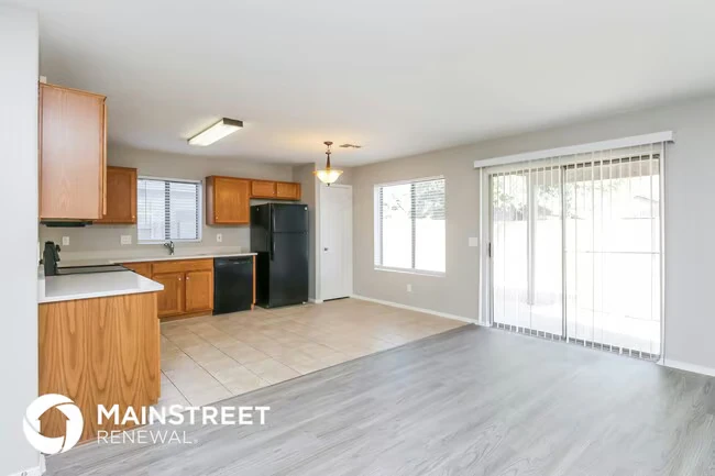 2221 N 105th Ave Avondale, AZ 85392 photo 4