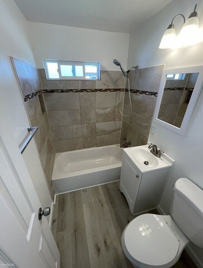 4331 Clairemont Dr San Diego, CA 92117 photo 4