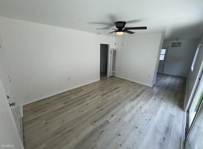 4331 Clairemont Dr San Diego, CA 92117 photo 3
