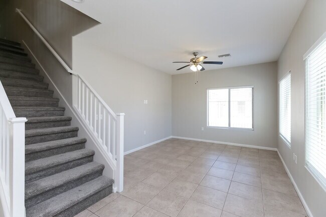 8216 S 6th Ln Phoenix, AZ 85041 photo 4