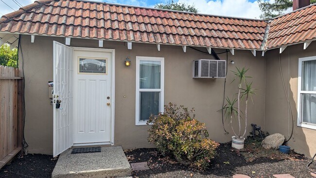 Light &amp; Bright 2-bedroom Condo Near Downtown Walnut Creek &amp; Bart photo 2