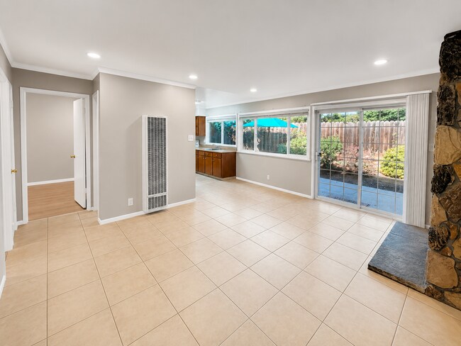Light &amp; Bright 2-bedroom Condo Near Downtown Walnut Creek &amp; Bart photo 5