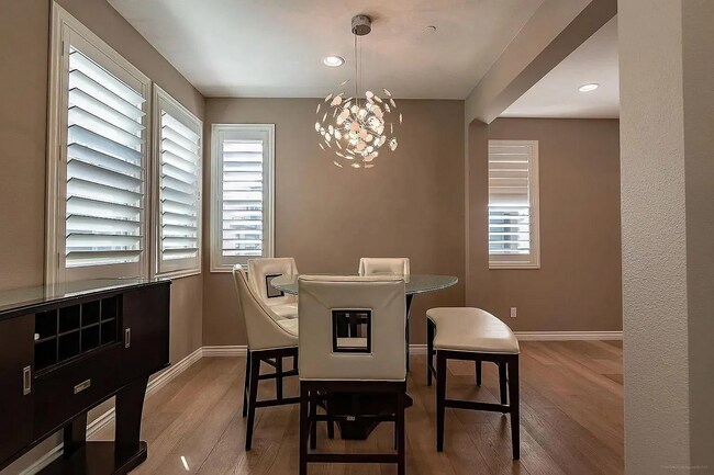 225 Royal Glen Escondido, CA 92025