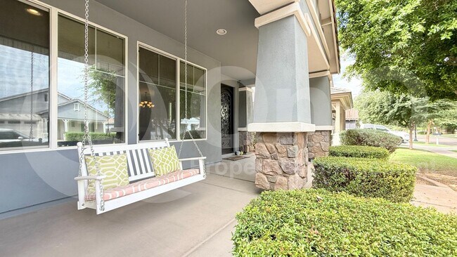 3945 E Mesquite St Gilbert, AZ 85296 photo 2