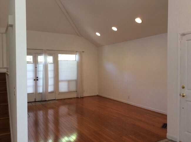 1 Berkeley Ct Santa Cruz, CA 95062 photo 3