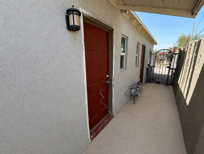 1505 N 15th Ave Phoenix, AZ 85007 photo 4