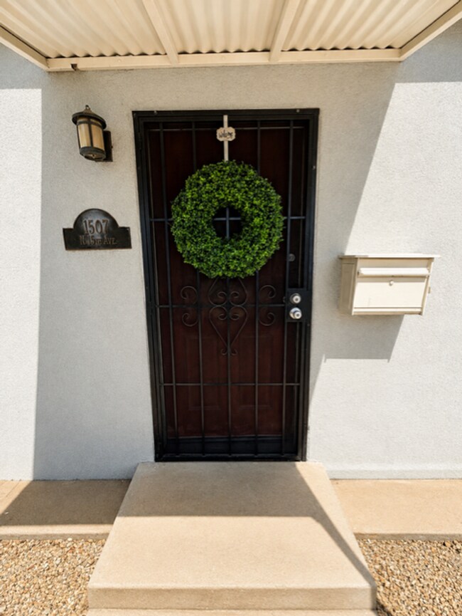 1505 N 15th Ave Phoenix, AZ 85007 photo 3
