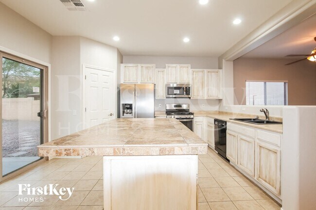 14210 W Mauna Loa Ln Surprise, AZ 85379 photo 5