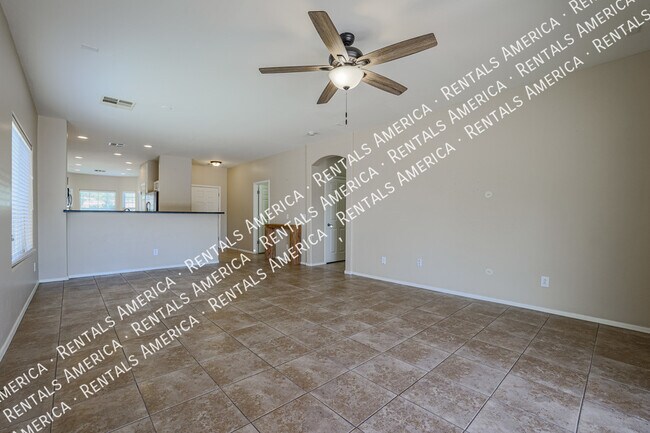 201 W Kona Dr Casa Grande, AZ 85122 photo 4
