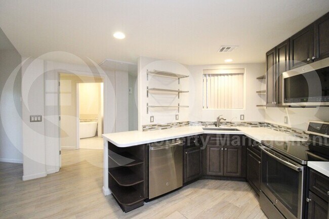 5249 E Shea Blvd Scottsdale, AZ 85254 photo 3