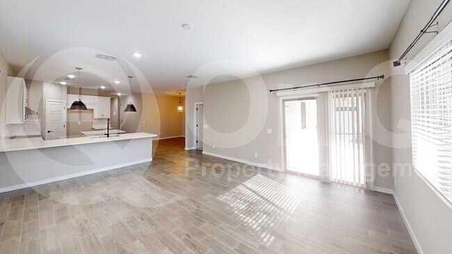 2763 E Rimrock Dr Phoenix, AZ 85050 photo 5