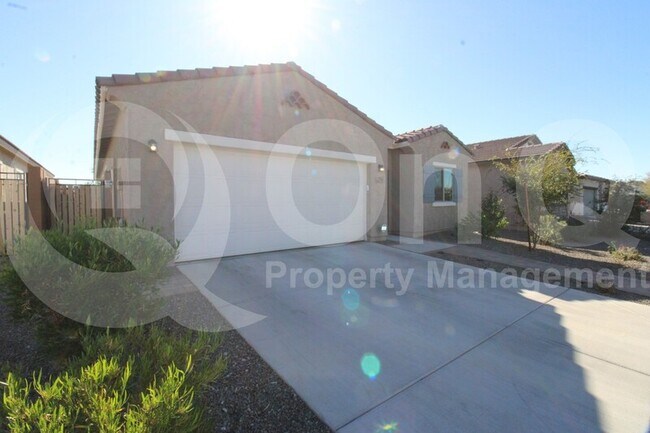 2763 E Rimrock Dr Phoenix, AZ 85050 photo 2