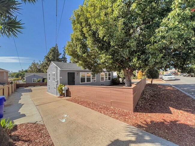 2332 Westwood St San Diego, CA 92139