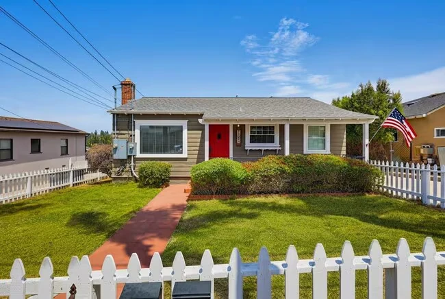 7580 Saranac Ave La Mesa, CA 91942