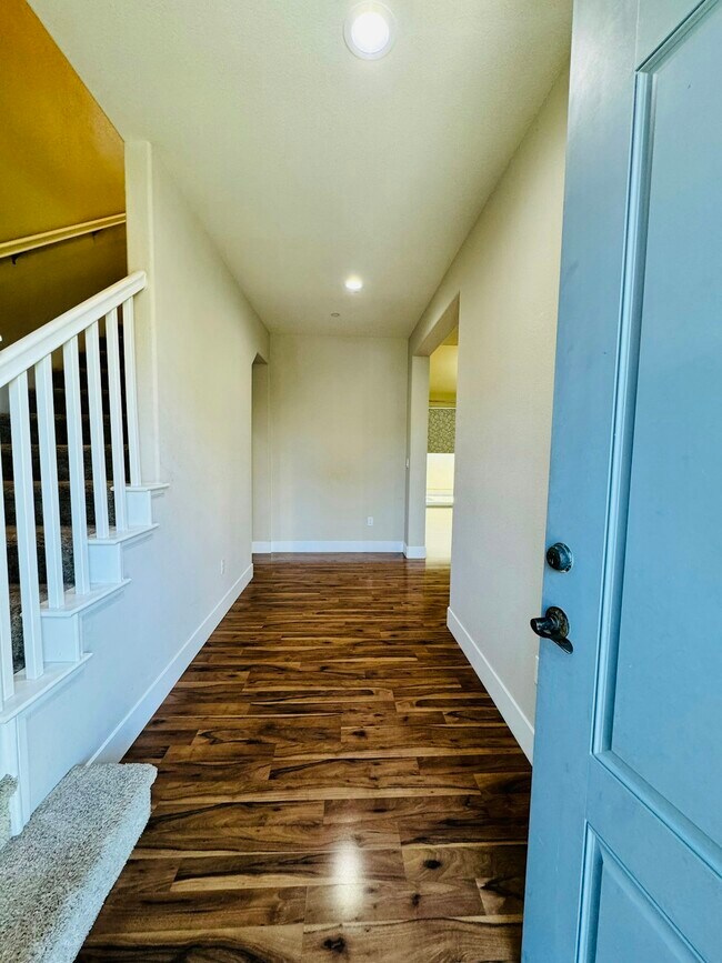 4285 Trolan Ln Dublin, CA 94568 photo 2