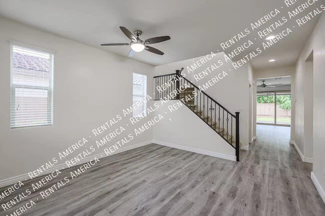 21948 N 98th Dr Peoria, AZ 85383 photo 4