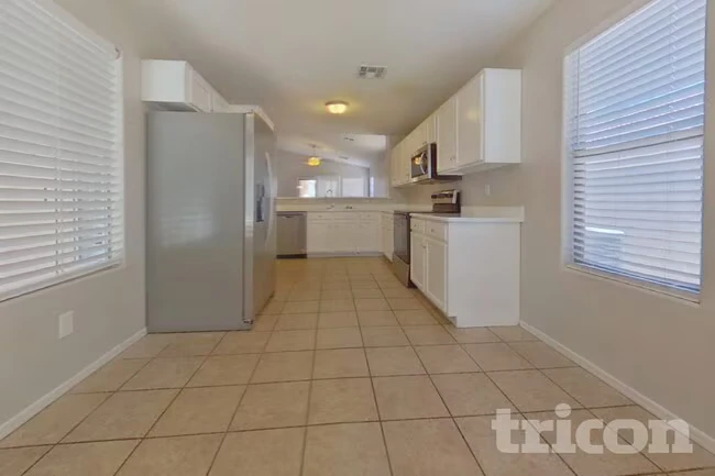 2215 S 83rd Ln Tolleson, AZ 85353 photo 5