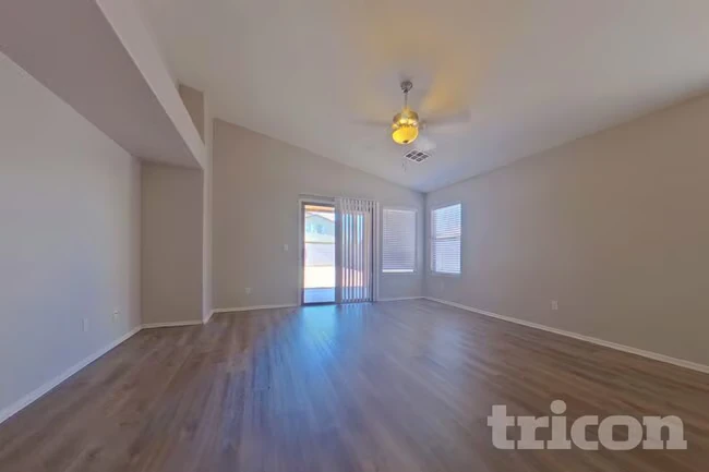 2215 S 83rd Ln Tolleson, AZ 85353 photo 3