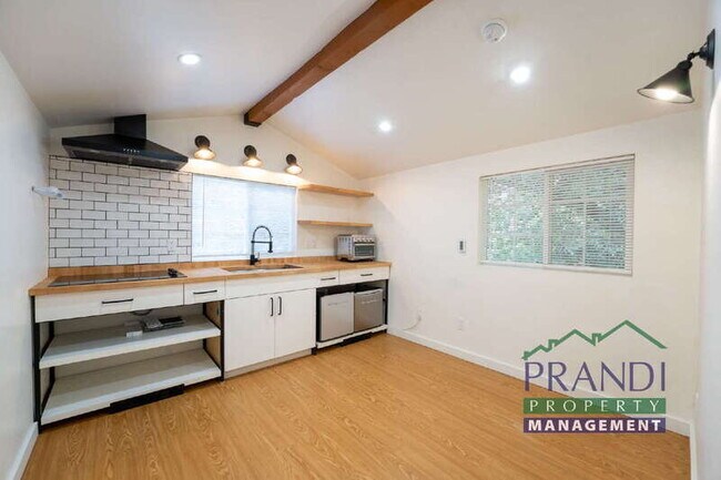 73 Tamalpais Rd photo 4