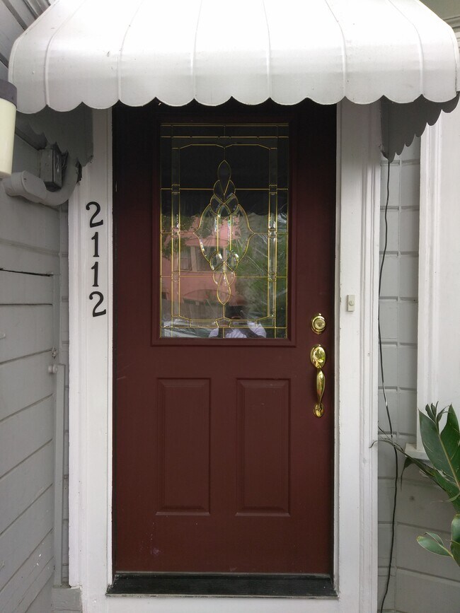 2112 11th Ave Oakland, CA 94606 photo 2