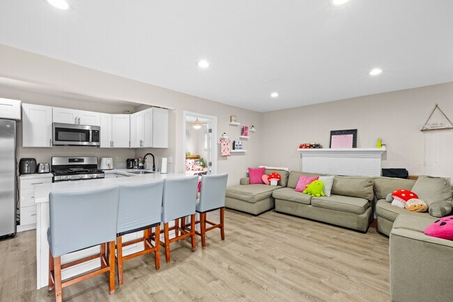 5039 Art St San Diego, CA 92115 photo 4