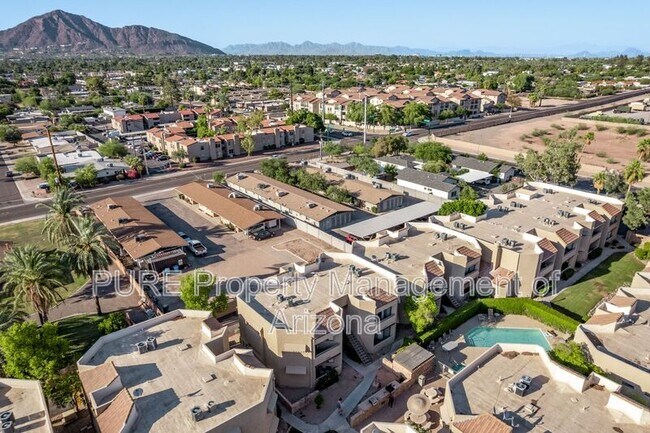 2228 N 52nd St Phoenix, AZ 85008 photo 3