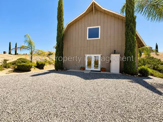 38101 Vía Lobato Temecula, CA 92592 photo 2