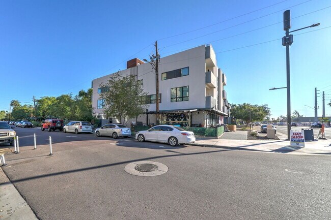 504 E Roosevelt St Phoenix, AZ 85004 photo 3