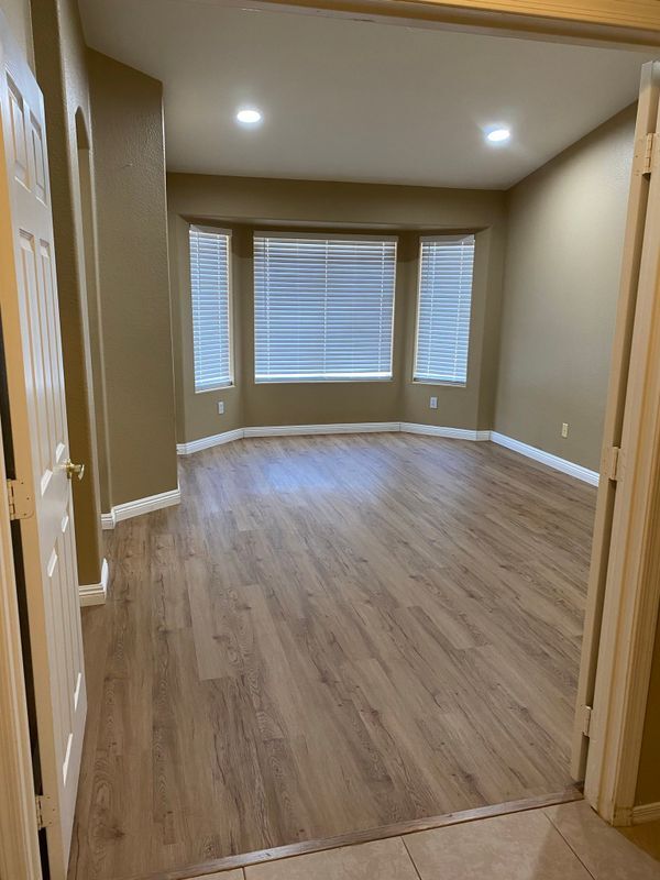 8656 W Willow Ave Peoria, AZ 85381 photo 2