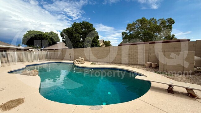 6445 W Taro Ln Glendale, AZ 85308 photo 5