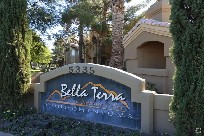 Bella Terra Condominiums photo 2