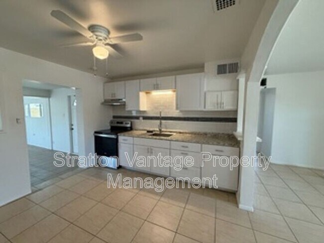 2812 W Montecito Ave Phoenix, AZ 85017 photo 5