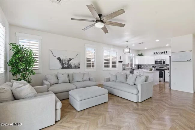 10315 E Idaho Ave Mesa, AZ 85209 photo 2