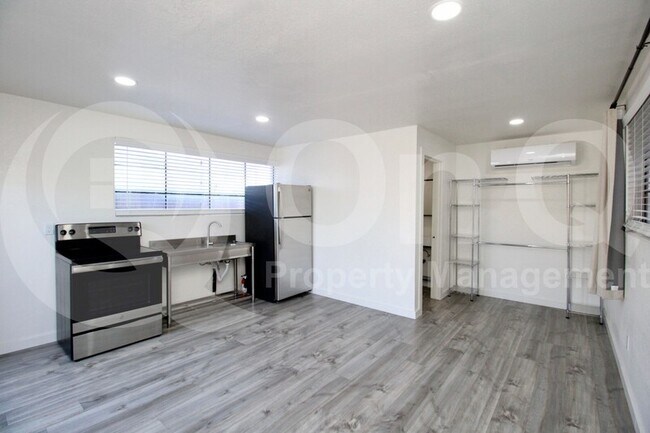 2139 W Clarendon Ave Phoenix, AZ 85015 photo 4