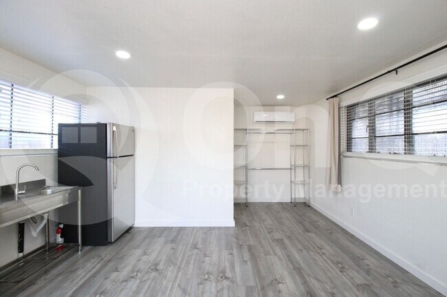2139 W Clarendon Ave Phoenix, AZ 85015 photo 3