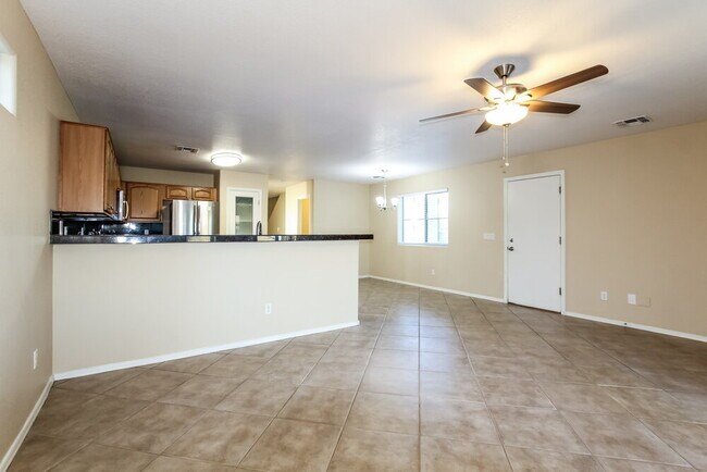 17423 W Watson Ln Surprise, AZ 85388 photo 5