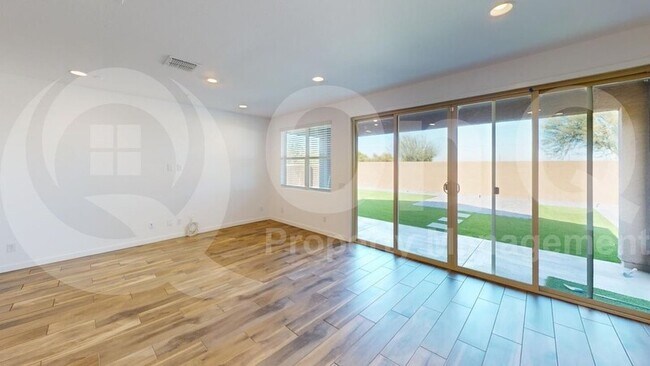 1616 W Paseo Way Phoenix, AZ 85041 photo 5