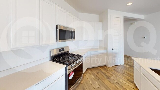 1616 W Paseo Way Phoenix, AZ 85041 photo 3