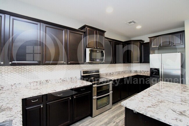2315 W Desert Ln Phoenix, AZ 85041 photo 3