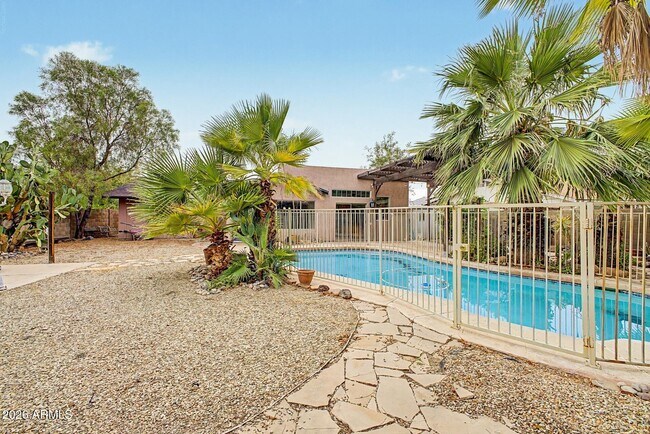 6616 W Aire Libre Ave
