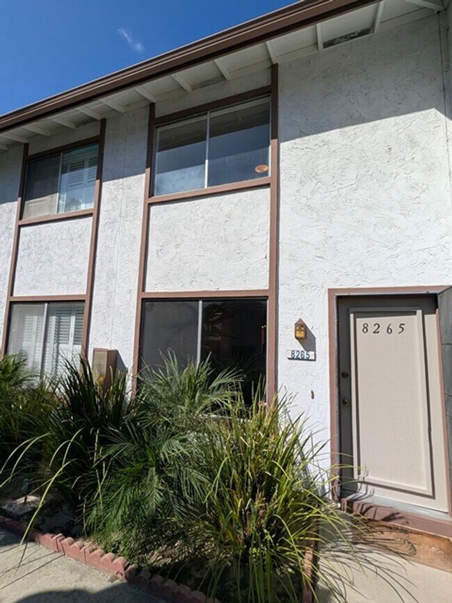 8265 Echo Dell Rd San Diego, CA 92119
