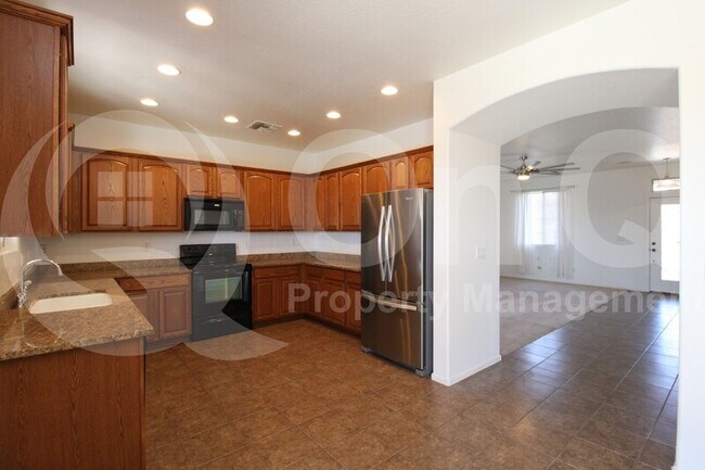 26800 N 176th Ln Surprise, AZ 85387 photo 4